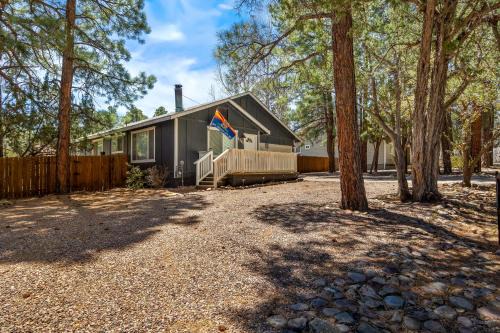 Show Low House | Mountain Lake and Golf House