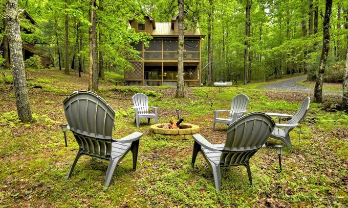 Blue Ridge Cabin | Mountain Lake Delight | Pet Friendly | Hot Tub