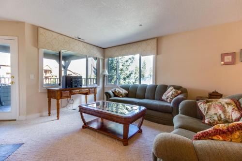 Coeur d'Alene Apartment | Mountain Lake Getaway (B101)