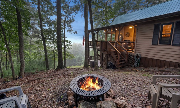 Suches Cabin | Mountain Lodge- Pet Friendly - Firetable- Stunning View - Tranquil Surroundings