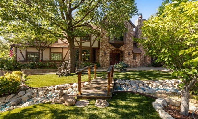 Lake Arrowhead House | Mountain Memories on Tavern Bay