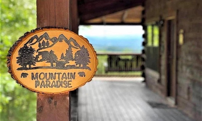 Gatlinburg - Pigeon Forge House | Mountain Paradise Mountain Views, Hot Tub & Free Attraction Tickets
