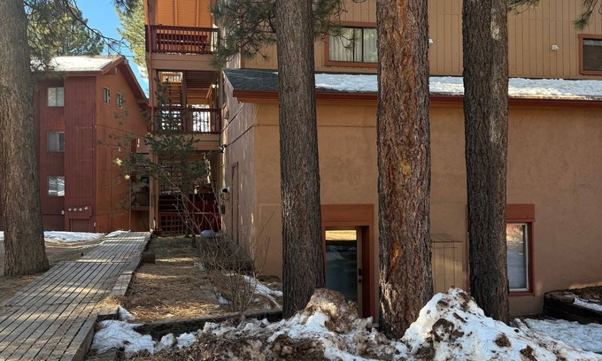 Angel Fire Condo | 'Mountain Pines Retreat' 2-bedroom condo with WiFi in Angel Fire