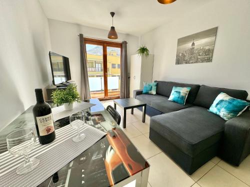 Punta del Hidalgo Apartment | Mountain, Pool & Sea