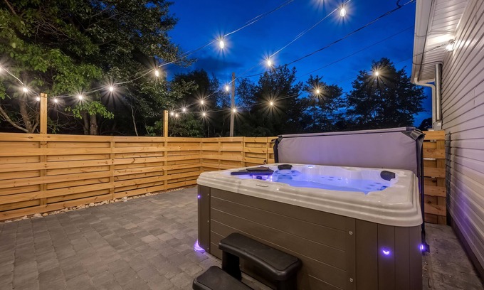 Albrightsville House | Mountain Retreat with Hot Tub, Fire Pit, Games and fully fenced in yard