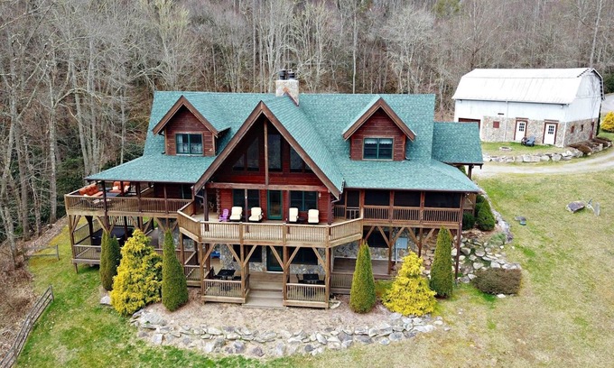 Sugar Grove Cabin | Mountain Splendor-Open for Bookings! Views, Hot Tub, Pool Table, Fire Pit