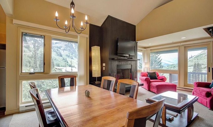 Salt Lake Mountain Resorts Apartment | Mountain Summit Getaway - within minutes of Alta and Snowbird
