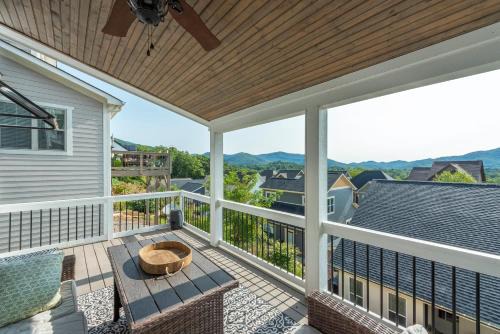 Black Mountain House | Mountain Sunrise
