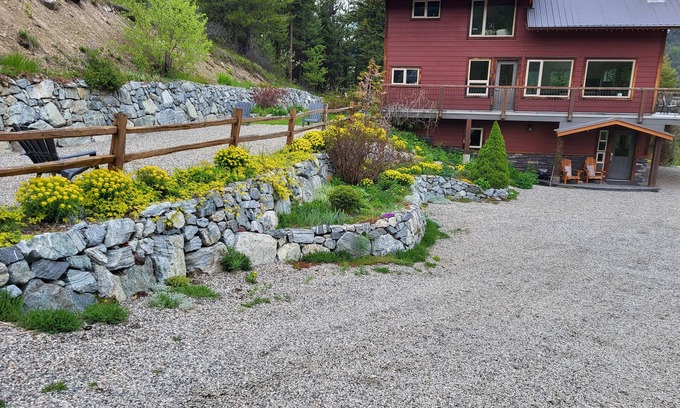 Central Okanagan House | Mountain Top Paradise