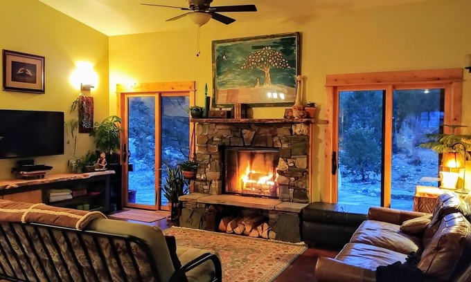Salida House | Mountain Vibe Retreat Above Salida; MCS-Friendly - SLEEPS 6n
