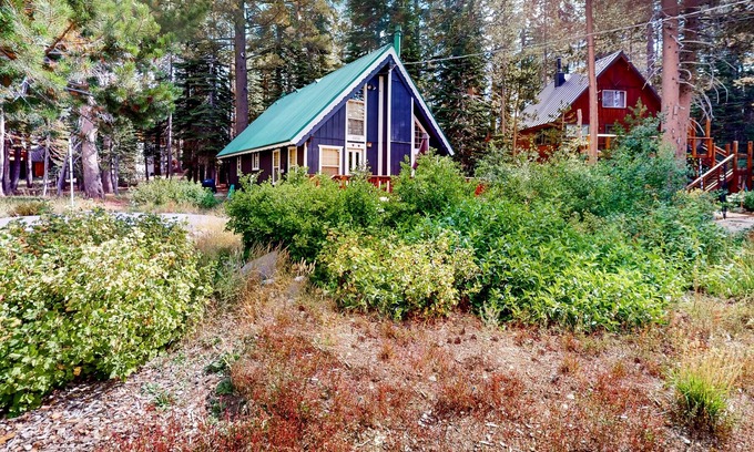 Serene Lakes Cabin | Mountain-view cabin with a deck, gas fireplace, washer/dryer, & central AC