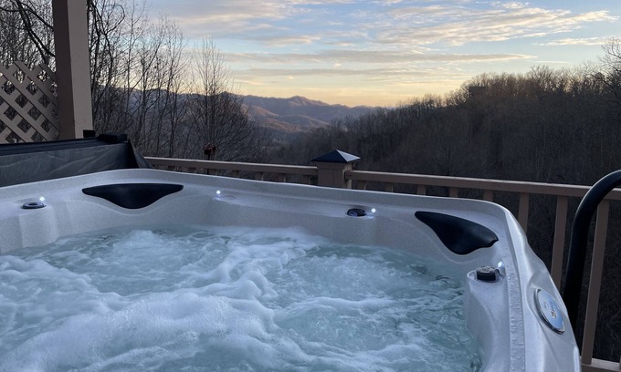 Bryson City Cabin | Mountain View Cabin, Hot Tub, Fire Pit, Fireplace