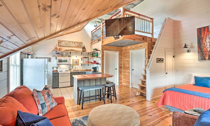 Mountain View Apartment | Mountain View Escape - 1 Mile to White River!