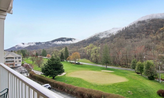 Maggie Valley Condo | Mountain View Fore You - Golf Front 2 BR, 2BA Condo