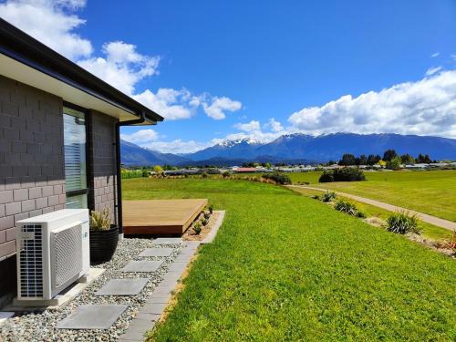 Te Anau House | Mountain View Getaway