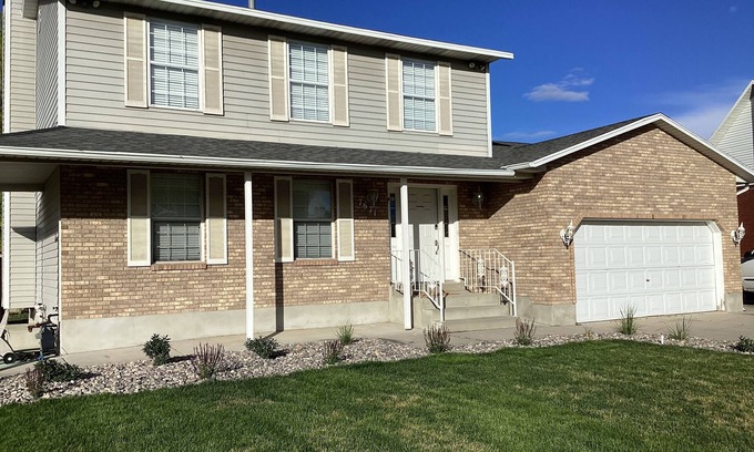 West Jordan House | Mountain View home, spacious, sleeps 12