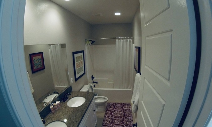Upland Bed & Breakfast | Mountain View house upland shared room