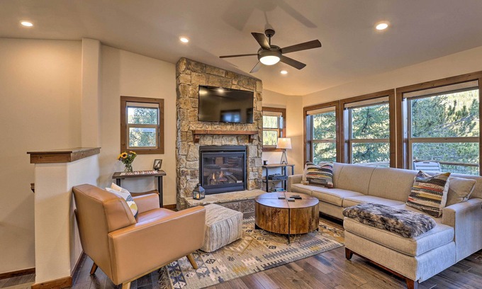 Old Town House | Mountain View Retreat, Walk to Winter Park Gondola