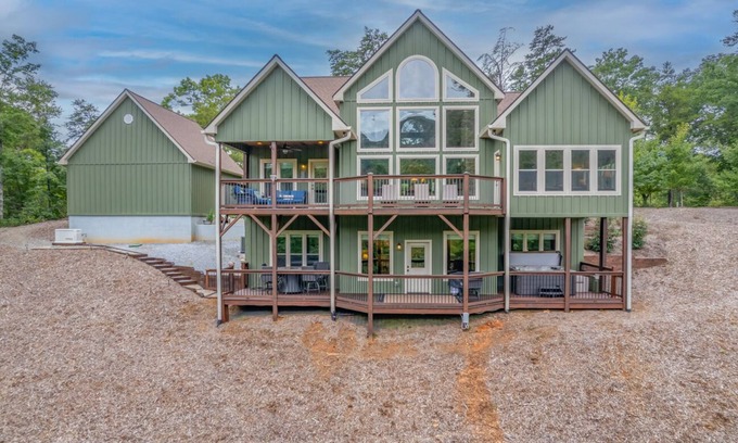 Lake Lure House | Mountain View Retreat | A Lake Lure Destination with Amazing Views