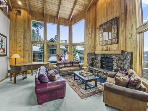 Warrior's Mark West House | Mountain View Ski Lodge townhouse