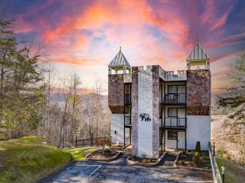 Caton House | Mountain Views at Dolly's Castle Unit 4