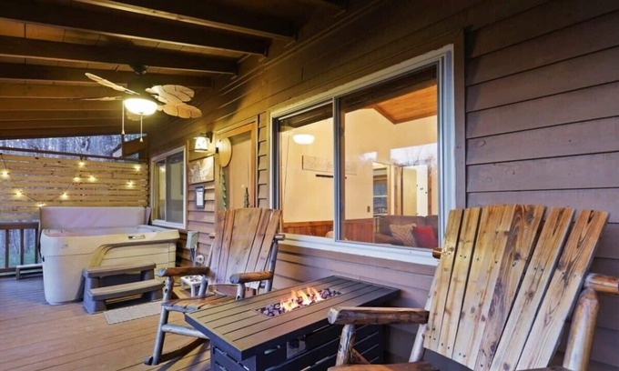 Blue Ridge House | Mountain Views | Hot Tub | Fire Pit | Close 2 Town