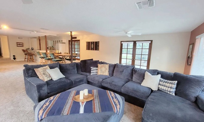 Kernville House | Mountain Views & Hot Tub! 3BR House in Kernville