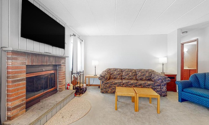 West Dover Apartment | Mountain Village #5H