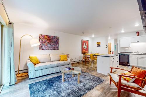 Warren Apartment | Mountainside 70