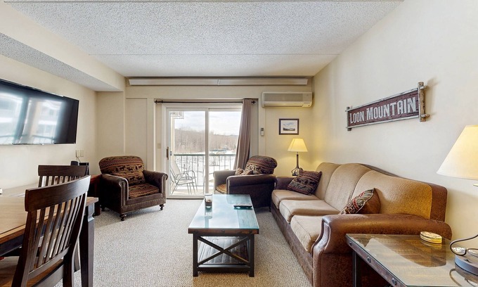 Lincoln Condo | Mountainside condo w/pool, gym & rec room: walk to ski lift & town