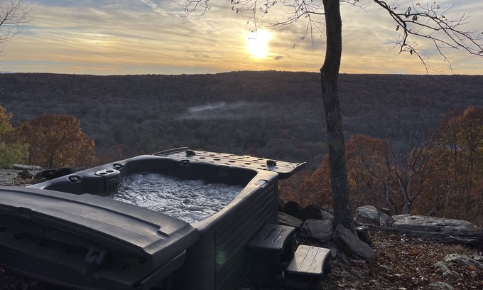 Bushkill House | Mountainside Spa With View’s