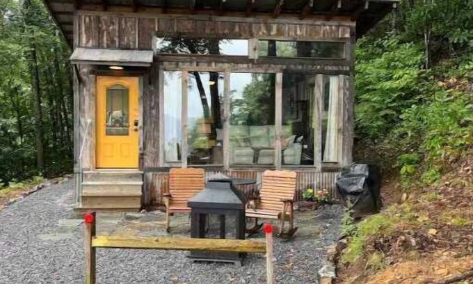 Canton House | Mountaintop Glamping Cabin,Views!