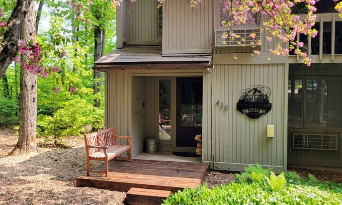 Bellaire House | Mountainview Townhouse