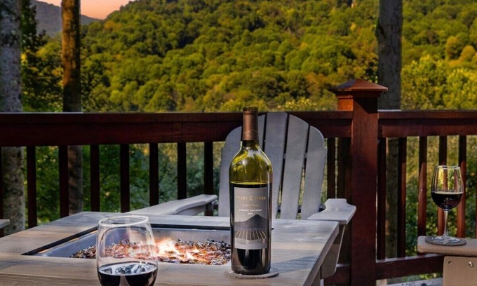 Waynesville Cabin | MountainViews|HotTub|FirePit|BBQ|EV Charger