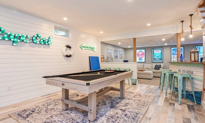 Dennis Port House | Movie Room, Pool Table, Outdoor Tiki Bar, Walk to Beach, Central AC, Free Wifi