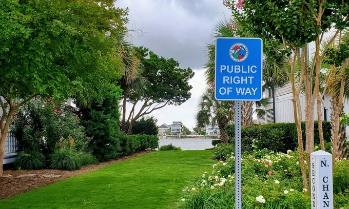 Wrightsville Beach House | Mr Frog's Figs & Ferns Beach Cottage - Swim & Kayak Launch w/5 min Walk to Beach