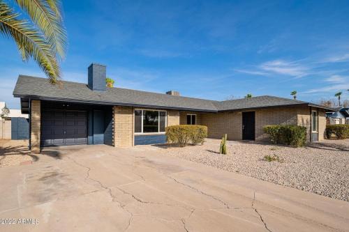 Sands West Neighborhood House | Msg for 5 percent off Glendale Casa Pool Yard 3 Bed 2 Bath