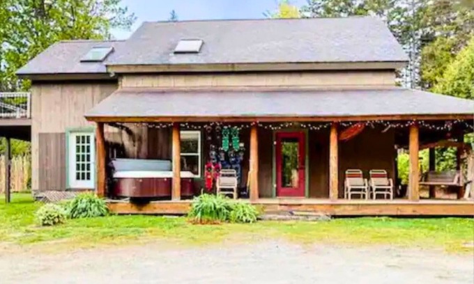 Mount Holly House | Mt. Holly Haven Hot Tub + Games Near Okemo