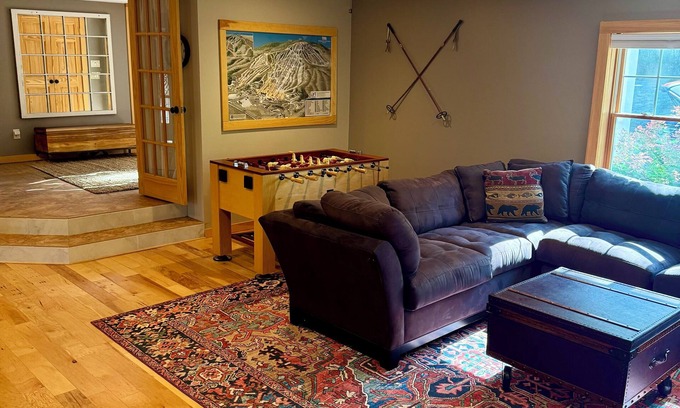 West Dover House | Mt. Snow Golf Club Estate - 5 Min to Mt. Snow Ski
