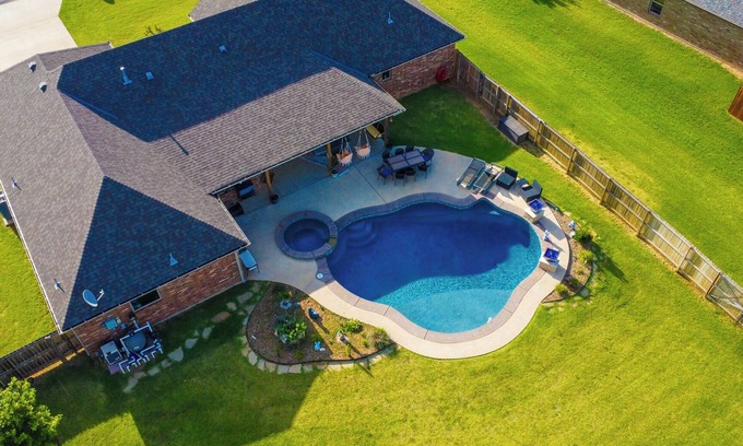 Lawton House | Mtn Escape Pool, Hot Tub, Fire Pit, Pet OK!