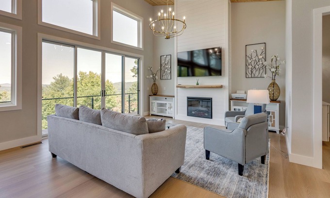 Brasstown House | Mtn-View Decks & Fire Pit: Quiet Brasstown Escape