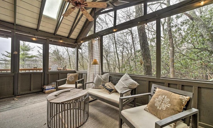 Cashiers House | Mtn-View Getaway with Deck and Grill in Cashiers!