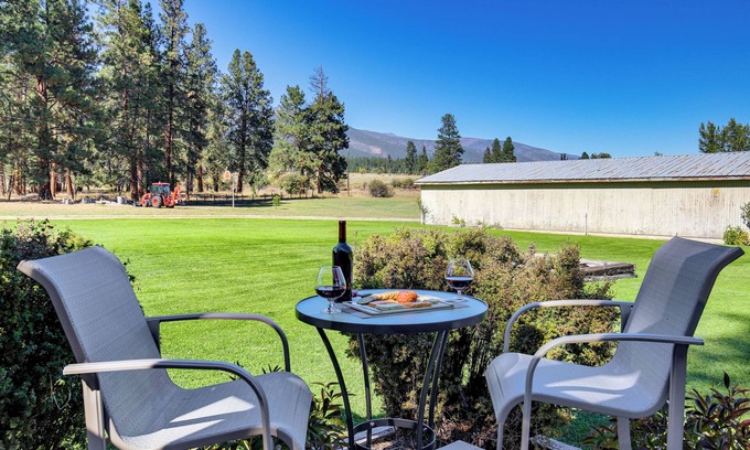Stevensville Cottage | Mtn-View Stevensville Cottage: Hike, Fish, Explore