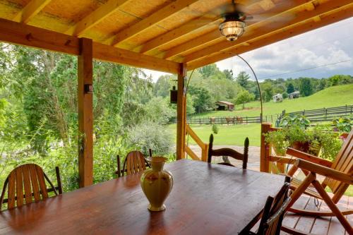 Warne House | Mtn-View Warne Cabin Hot Tub, Wine Cabinet!