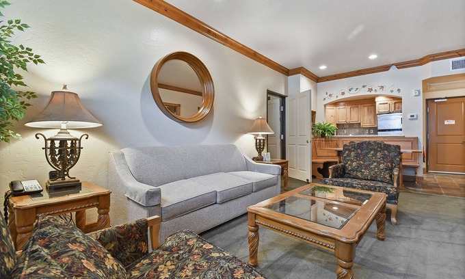 Midway Villa | Mtn Villa Retreat~Hot Spring, Skiing & Park City Villa 2018-2
