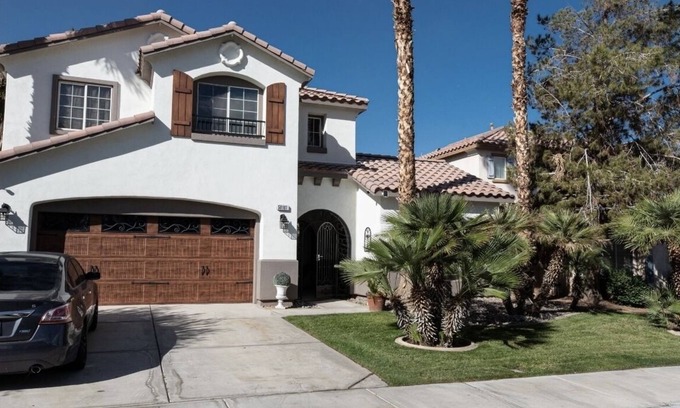 Coachella House | Muñoz Residence, Just 2 minutes away from Coachella fest - Family sized house