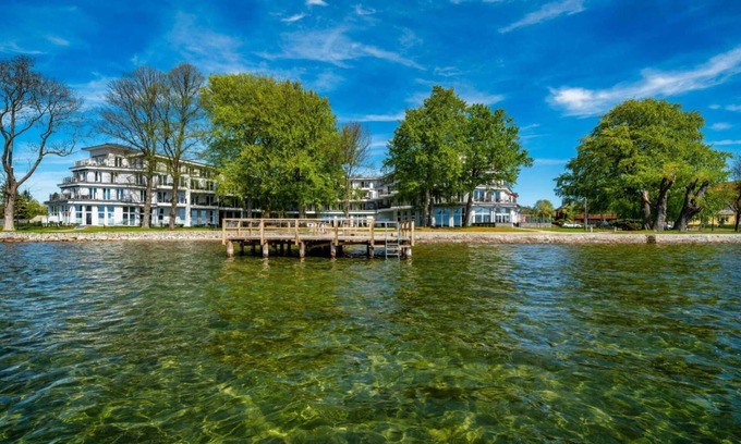 Muritz Apartment | Mueritzpalais GmbH - Apartment Müritz with side view of the Müritz