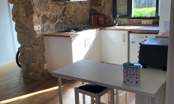 Nigran House | Muiño. Small house near America beach
