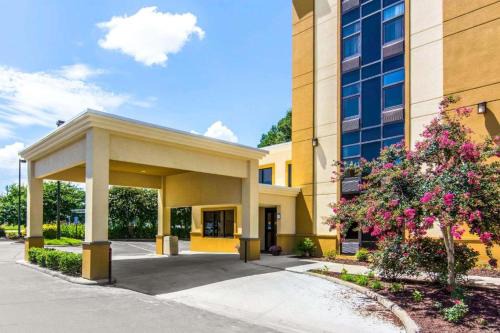 North Newport News Hotel | Mulberry Inn