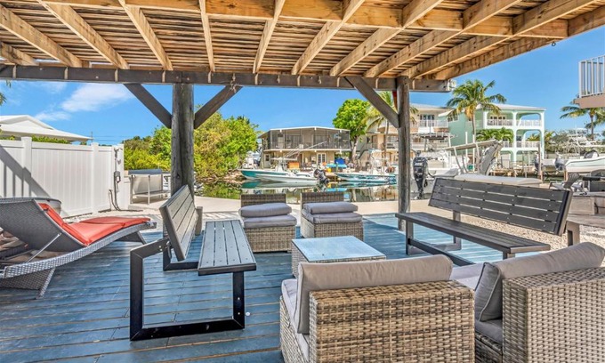Tavernier House | Mullet`s End